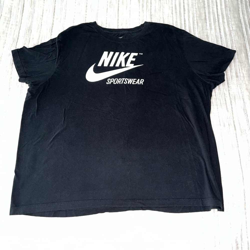 Men’s Nike Sportswear Black Short Sleeve T-Shirt